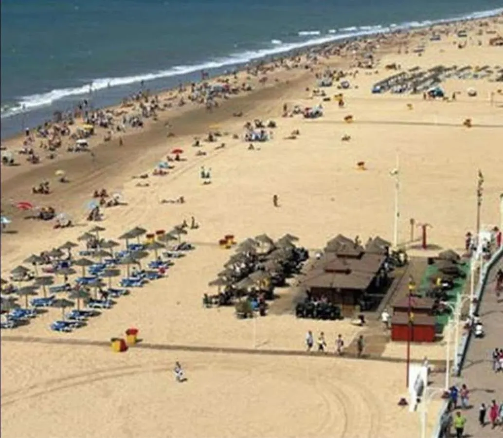 Apartamento A Pie De Playa. Cádiz